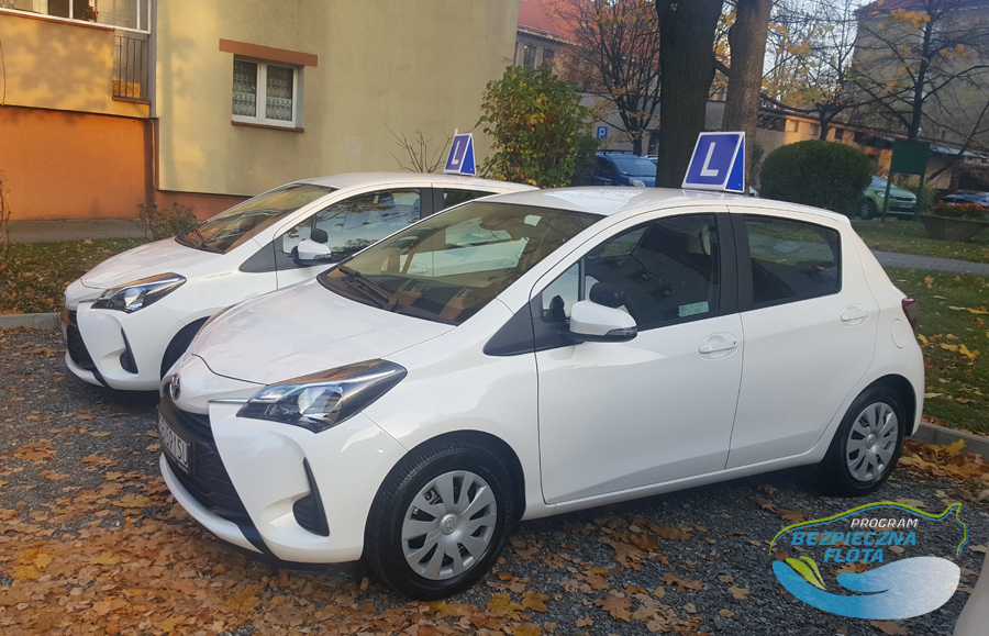 Świeżutkie i jeszcze pachnące nowością 2 samochody w naszej flocie